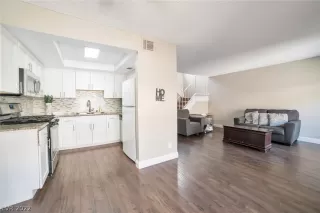 Photo #1: 2412858 Listing