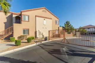 Photo #4: 2412873 Listing 