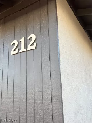 Photo #1: 2412899 Listing 