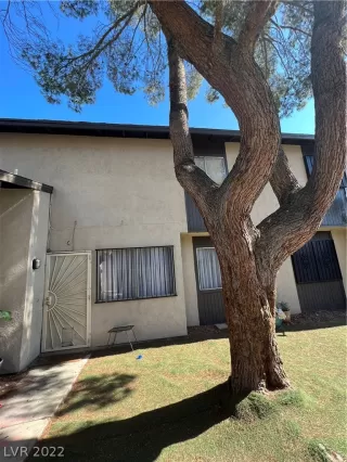 Photo #2: 2412899 Listing 