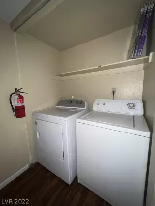 Photo #5: 2412899 Listing 