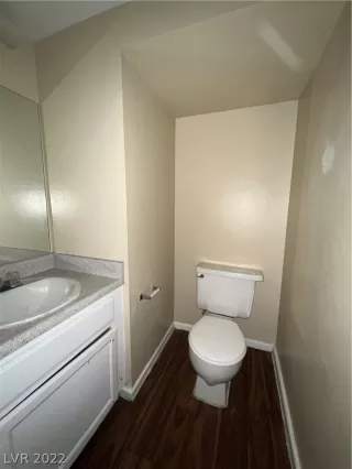 Photo #6: 2412899 Listing 