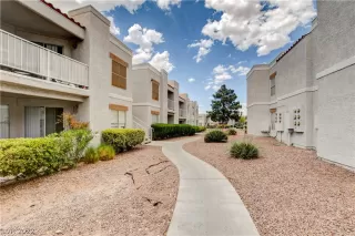 Photo #2: 2412904 Listing