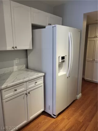 Photo #5: 2412906 Listing 