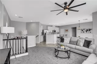 Photo #1: 2412914 Listing 