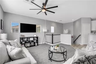 Photo #3: 2412914 Listing 