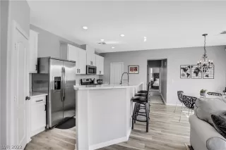 Photo #4: 2412914 Listing 