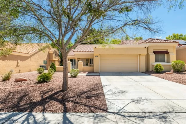 MLS: 2412919 Condo For Sale