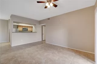 Photo #5: 2412959 Listing