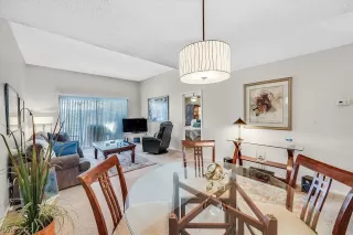 Photo #5: 2412994 Listing