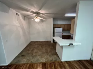 Photo #5: 2413011 Listing