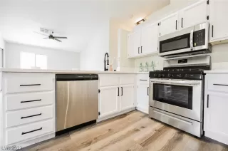 Photo #6: 2413014 Listing 