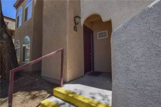 Photo #1: 2413030 Listing 