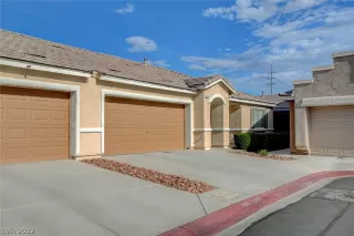 Photo #1: 2413073 Listing