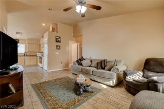 Photo #5: 2413073 Listing