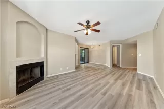 Photo #3: 2413076 Listing