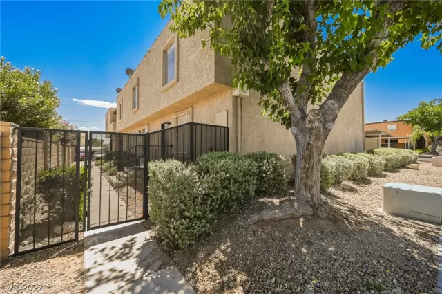 MLS: 2413077 Condo For Sale