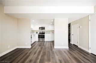 Photo #1: 2413077 Listing