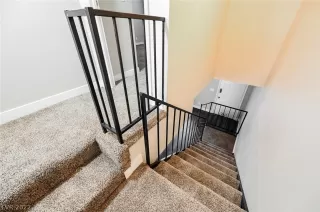 Photo #6: 2413077 Listing