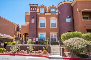 Photo #1: 2413091 Listing