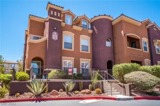 Photo #2: 2413091 Listing