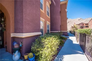 Photo #3: 2413091 Listing