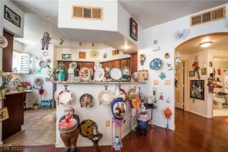 Photo #6: 2413091 Listing