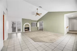 Photo #4: 2413130 Listing