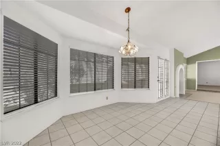 Photo #5: 2413130 Listing