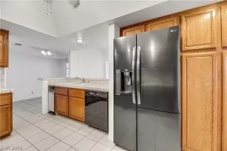 Photo #6: 2413130 Listing