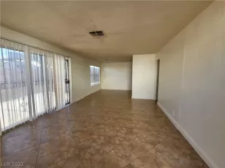 Photo #2: 2413143 Listing 