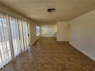 Photo #3: 2413143 Listing 