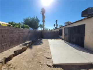 Photo #6: 2413143 Listing 