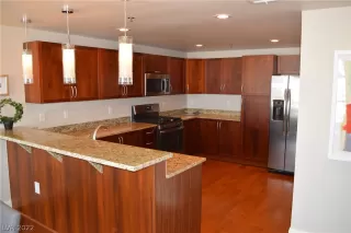 Photo #3: 2413175 Listing