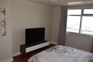 Photo #5: 2413175 Listing