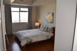 Photo #6: 2413175 Listing