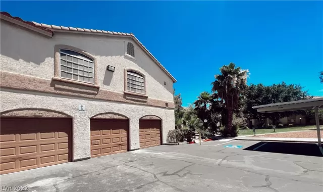 MLS: 2413199 Condo For Sale