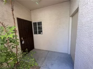 Photo #3: 2413199 Listing