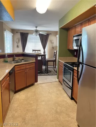 Photo #4: 2413214 Listing 