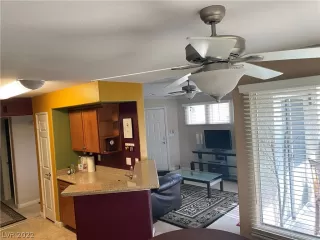 Photo #6: 2413214 Listing 