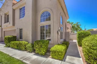 Photo #1: 2413221 Listing