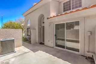 Photo #5: 2413221 Listing