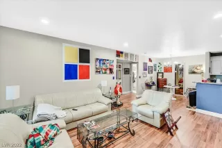 Photo #4: 2413224 Listing