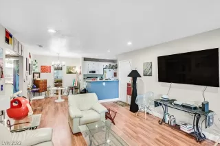 Photo #5: 2413224 Listing