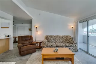 Photo #6: 2413264 Listing