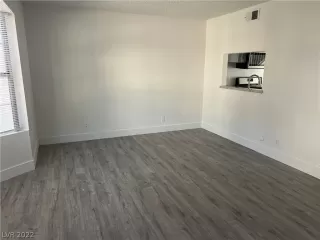 Photo #1: 2413301 Listing