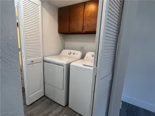 Photo #2: 2413301 Listing