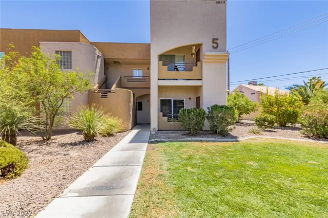 MLS: 2413339 Condo For Sale