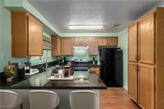 Photo #6: 2413339 Listing 