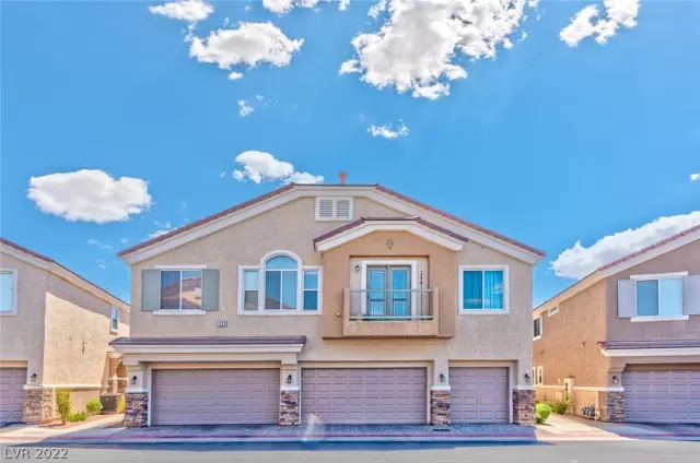 MLS: 2413340 Condo For Sale